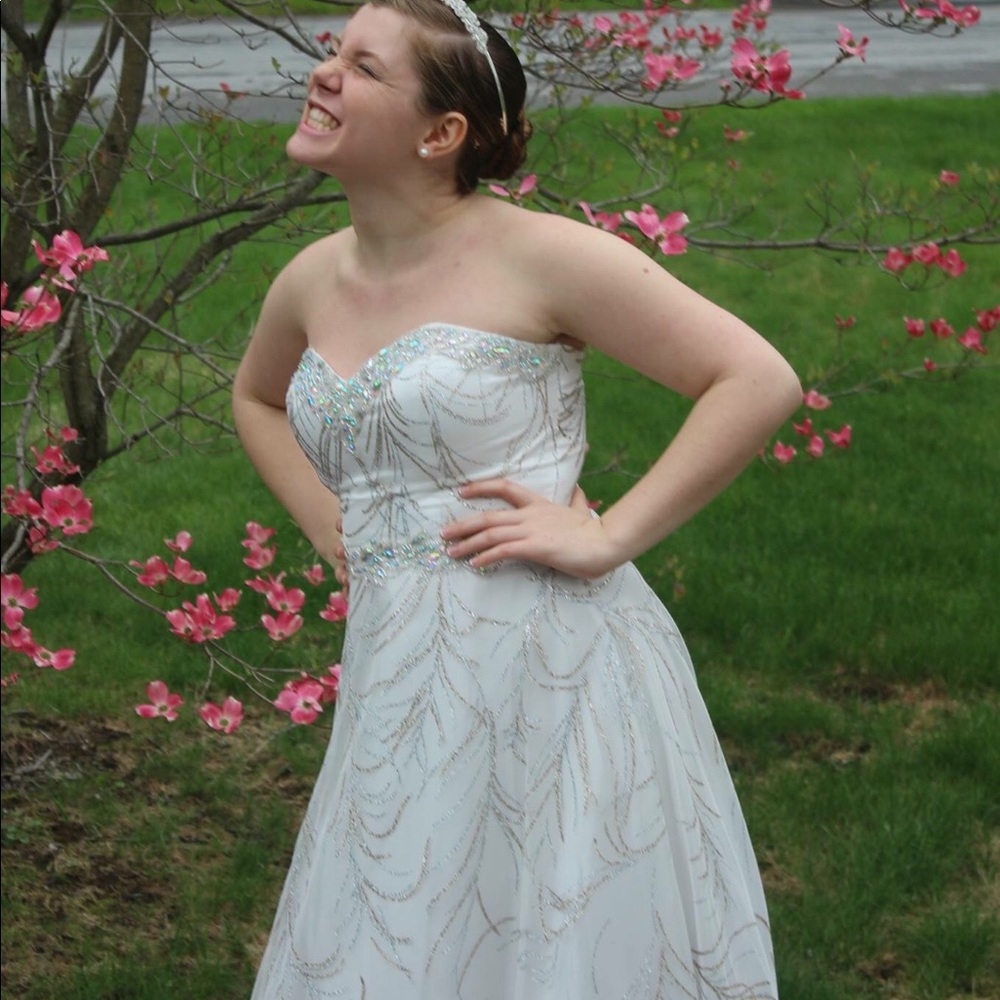 White prom gown